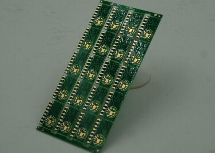 PCB دو طرفه با درمان سطحی غوطه ور شدن طلا سفید / سیاه Silkscreen 1.6mm 0.075mm Min Hole Dia