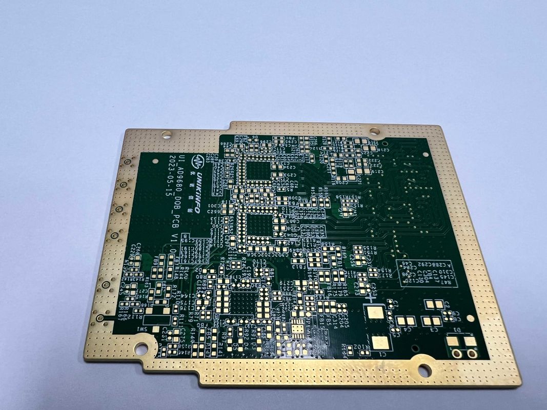 صفحه PCB HDI با دقت بالا با عدم تراز لایه ها /- 0.06 4L Min. Bga Pitch 0.3mm